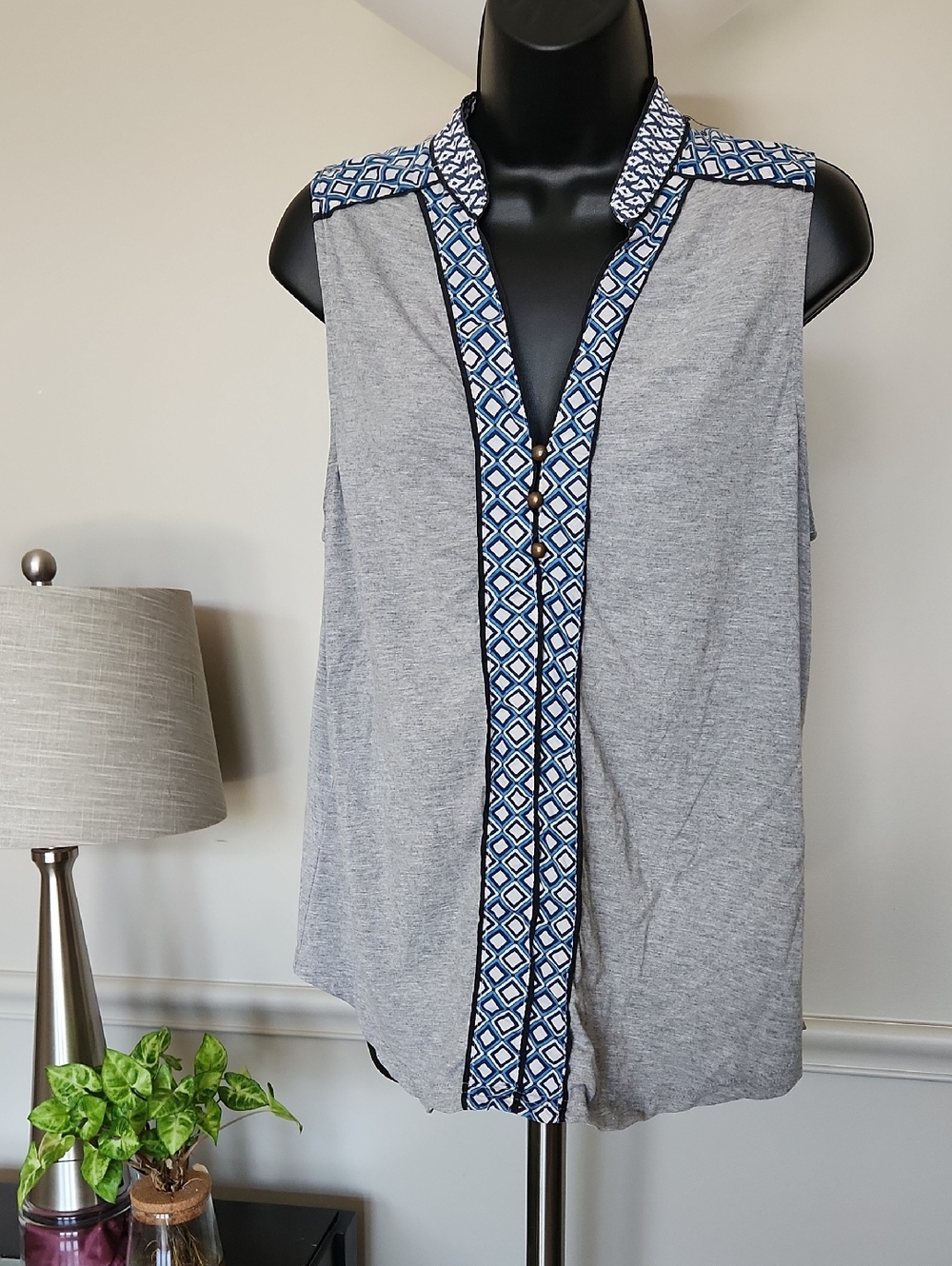 Market & Spruce Grey Sleeveless Top with Blue Geo Trim